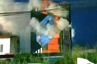 Cháy quán karaoke ở Đồng Nai, gần 20 người kịp chạy thoát