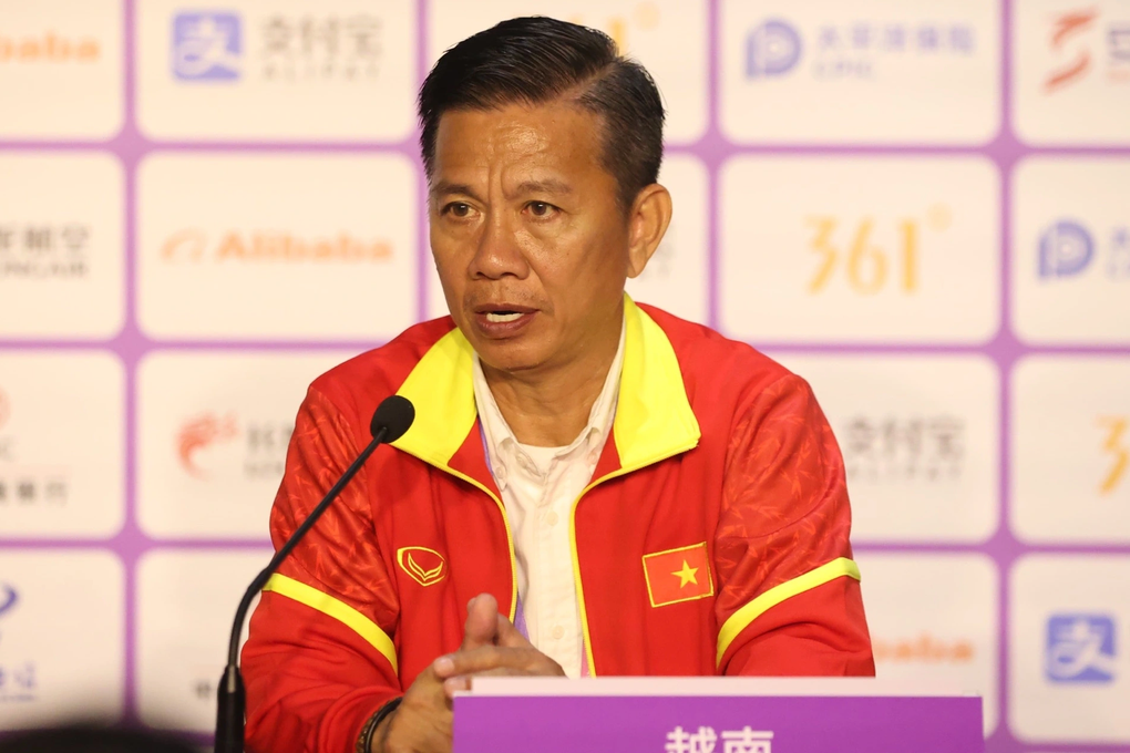 HLV Hoàng Anh Tuấn: Tôi hài lòng với Olympic Việt Nam - 1 HLV Hoàng Anh Tuấn: Tôi hài lòng với Olympic Việt Nam - 1