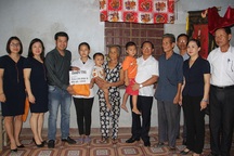 Trao hơn 712 triệu đồng đến với 4 chị em Phan Thị Thương
