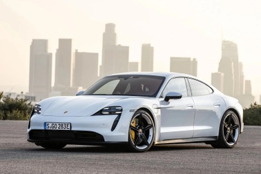 Porsche Taycan bị triệu hồi tại Việt Nam do gặp nguy cơ mất phanh