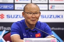 HLV Park Hang Seo được vinh danh trước đại chiến với Malaysia