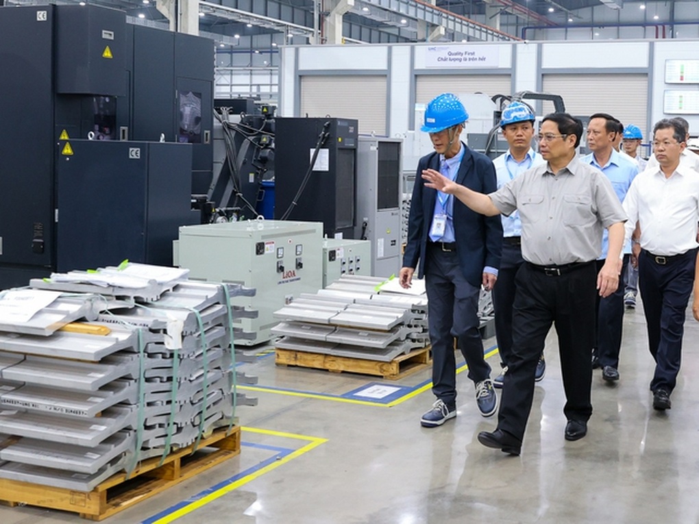 Thủ tướng khảo sát một số nhà máy, dự án công nghệ cao tại Đà Nẵng - 6 Thủ tướng khảo sát một số nhà máy, dự án công nghệ cao tại Đà Nẵng - 6