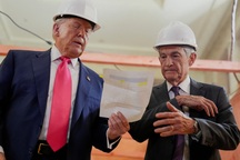 Tổng thống Trump đột ngột "quay xe" về ông Powell sau cuộc gặp tại Fed