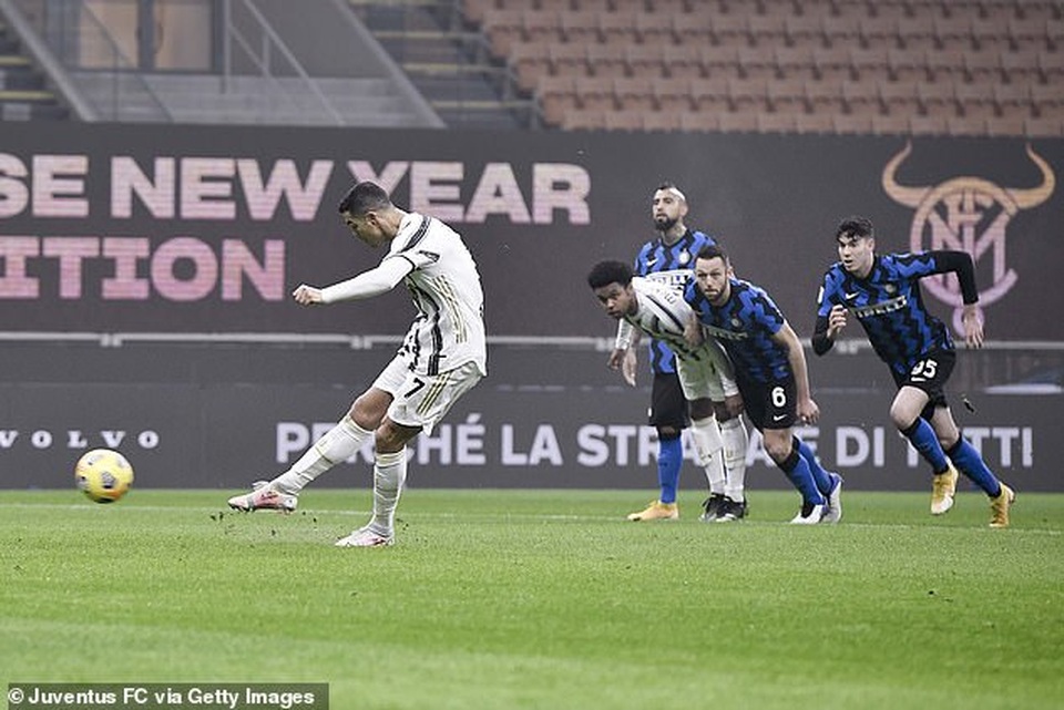 Những khoảnh khắc C.Ronaldo tỏa sáng giúp Juventus hạ gục Inter Milan - 5 Những khoảnh khắc C.Ronaldo tỏa sáng giúp Juventus hạ gục Inter Milan - 5