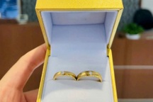 Đi mua nhẫn cưới nhưng rơi mất tiền, chàng trai may mắn nhận tin bất ngờ