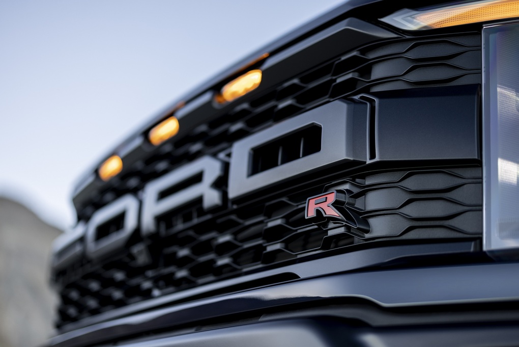Siêu bán tải F-150 Raptor R ra mắt, sở hữu công suất 700 mã lực - 17 Siêu bán tải F-150 Raptor R ra mắt, sở hữu công suất 700 mã lực - 17