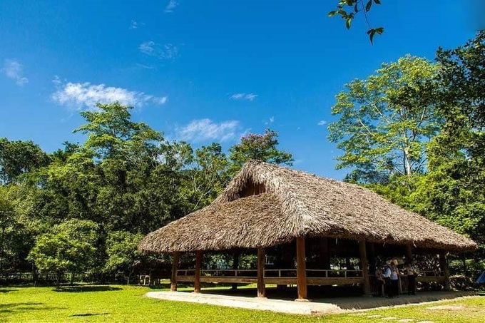 Đại hội Đại biểu Quốc dân (Quốc dân Đại hội Tân Trào) khai mạc tại đình Tân Trào.
