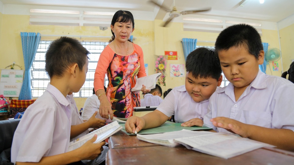Cô giáo trường làng nhận danh hiệu Nhà giáo Nhân dân - 4 Cô giáo trường làng nhận danh hiệu Nhà giáo Nhân dân - 4