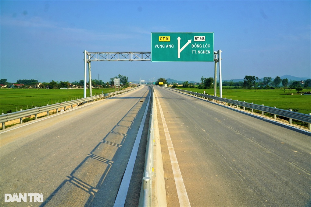 Tài xế ô tô đã có thể đi cao tốc từ Hà Nội đến phía nam Hà Tĩnh - 1 Tài xế ô tô đã có thể đi cao tốc từ Hà Nội đến phía nam Hà Tĩnh - 1