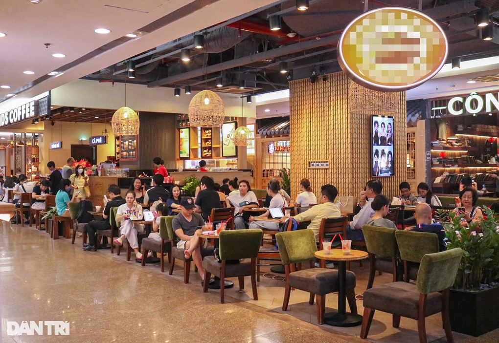 Trung tâm thương mại trên đất vàng TPHCM: Nơi đông đúc, chỗ vắng vẻ - 3 Trung tâm thương mại trên đất vàng TPHCM: Nơi đông đúc, chỗ vắng vẻ - 3