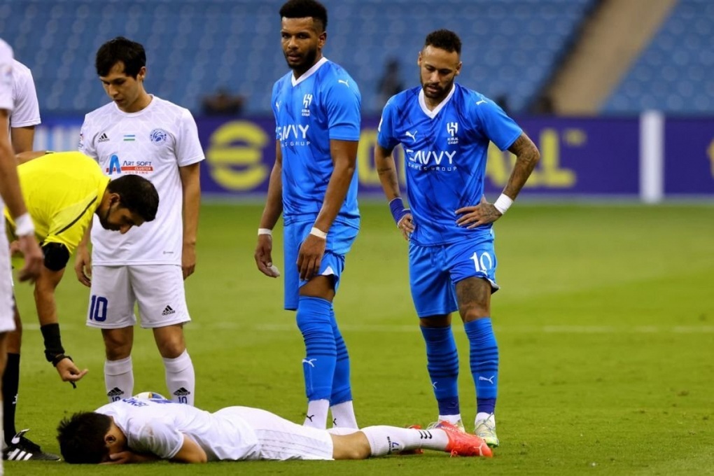 Neymar có hành động xấu xí, hứng chịu cơn mưa gạch đá - 2