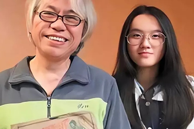 Vợ trẻ kém 40 tuổi của Lý Khôn Thành biến mất sau khi chồng qua đời