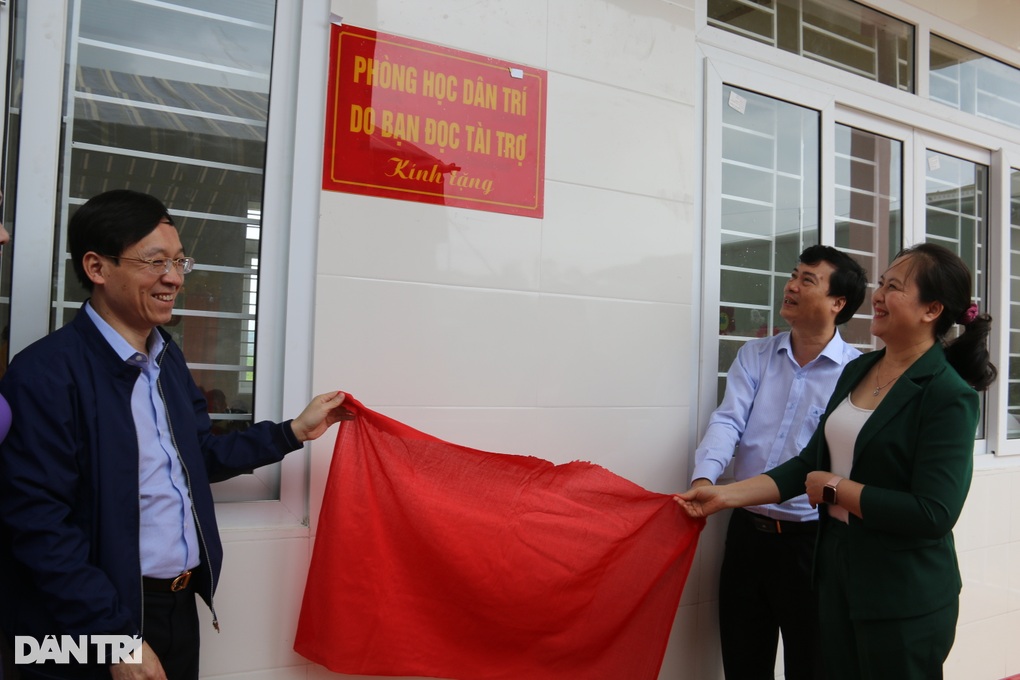 Khánh thành điểm trường Dân trí đầu tiên tại Đắk Lắk - 6 Khánh thành điểm trường Dân trí đầu tiên tại Đắk Lắk - 6