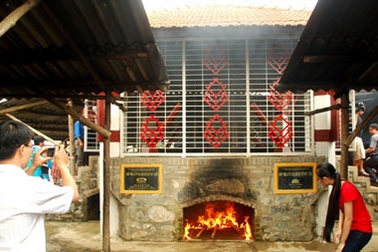 Lào Cai: nấu chảo thắng cố lớn nhất nước