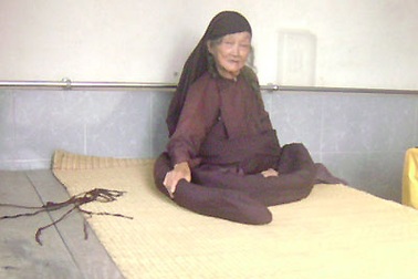 Chuyện kỳ lạ về cụ bà có mái tóc dài 5 mét 