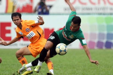 Thầy trẻ McMenemy chìm trong khó khăn