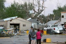 Lốc xoáy tàn phá trung nam nước Mỹ, 17 người chết