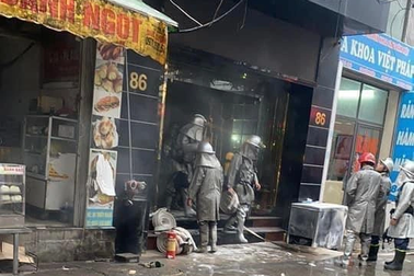 Cháy nhà dân, dư luận xôn xao đồn đoán "cháy quán karaoke"