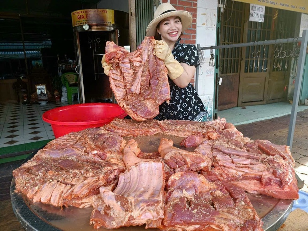 Từ hai bàn tay trắng, người phụ nữ bán bánh mì sở hữu 5 căn nhà phố - 4 Từ hai bàn tay trắng, người phụ nữ bán bánh mì sở hữu 5 căn nhà phố - 4