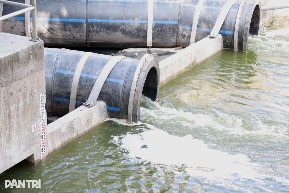 Sông Tô Lịch hồi sinh: Hết cảnh bịt mũi vì hôi, người dân mơ được đi thuyền - 5 Sông Tô Lịch hồi sinh: Hết cảnh bịt mũi vì hôi, người dân mơ được đi thuyền - 5