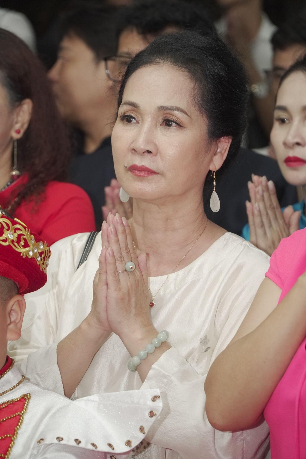NSND Minh Hằng, NSƯT Tiến Quang xúc động trong lễ giỗ Tổ nghề sân khấu - 7 NSND Minh Hằng, NSƯT Tiến Quang xúc động trong lễ giỗ Tổ nghề sân khấu - 7
