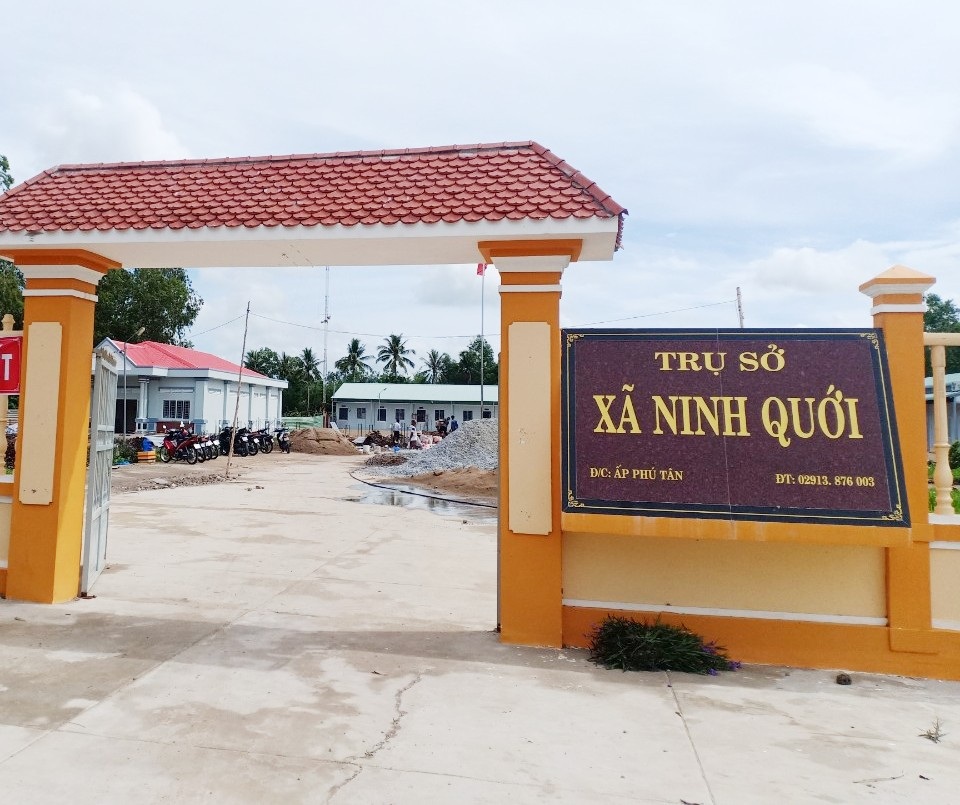 Mổ lợn ăn nhưng vẫn đòi hỗ trợ, Phó chủ tịch Mặt trận xã bị kiểm điểm - 1 Mổ lợn ăn nhưng vẫn đòi hỗ trợ, Phó chủ tịch Mặt trận xã bị kiểm điểm - 1