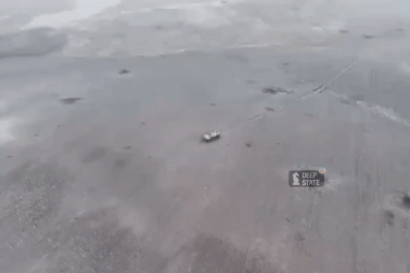 Bộ binh sơn cước của Ukraine phóng tên lửa phá hủy xe bọc thép Nga