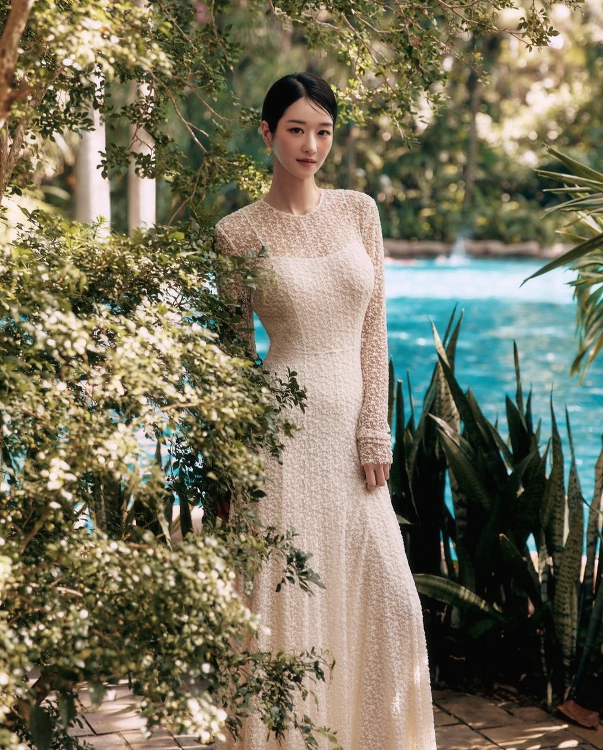 Mỹ nhân xứ Hàn khoe vẻ đẹp trong trẻo giữa Hội An - 4 Mỹ nhân xứ Hàn khoe vẻ đẹp trong trẻo giữa Hội An - 4