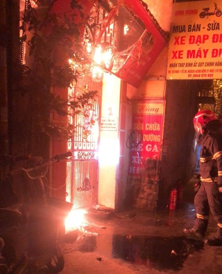 Đêm trắng báo động đỏ cứu nạn nhân vụ cháy khiến 14 người chết - 2