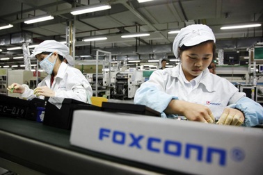 Foxconn tăng lương thưởng để "dụ dỗ" nhân viên trước mùa sản xuất iPhone 13