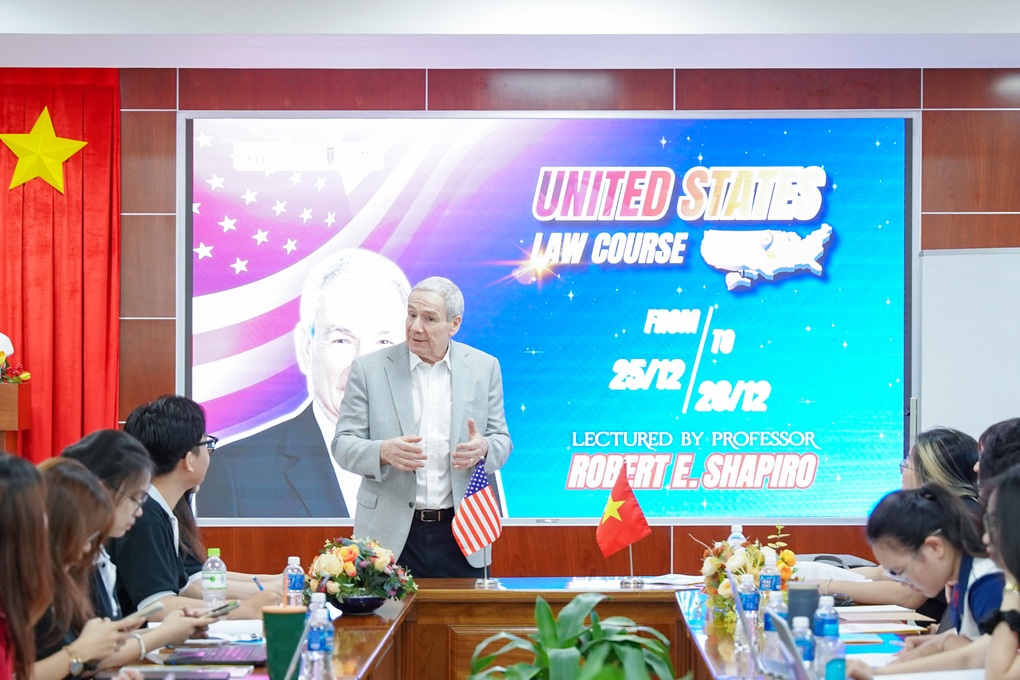 Đại học song ngữ đào tạo ngành luật kinh tế với nhiều thế mạnh nổi bật - 5 Đại học song ngữ đào tạo ngành luật kinh tế với nhiều thế mạnh nổi bật - 5