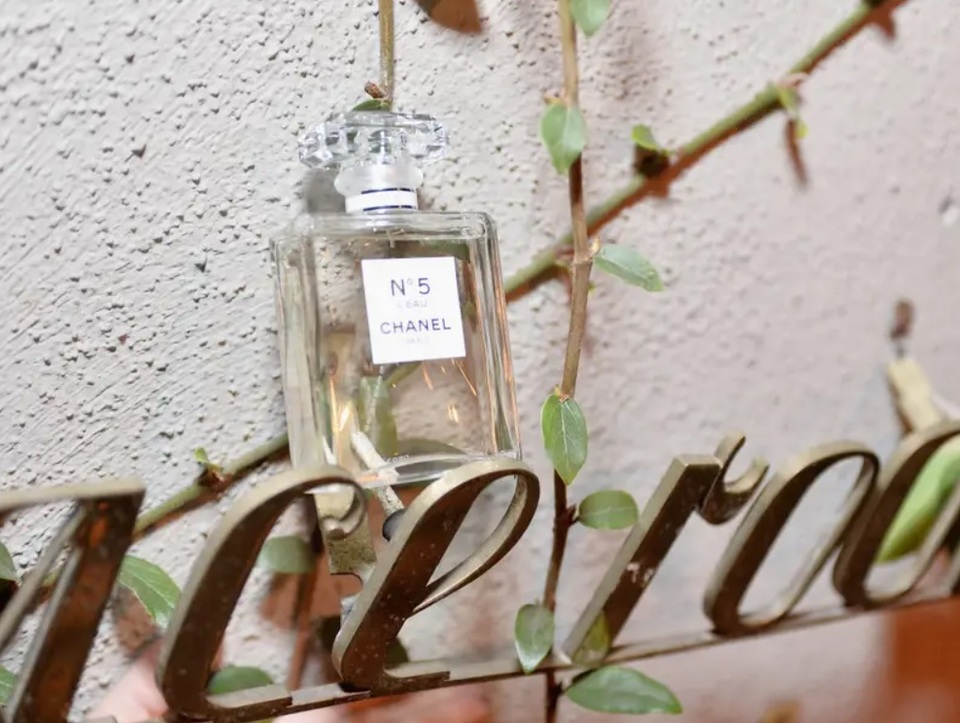 Có thể bạn chưa biết: Chanel No.5 ra đời gần 100 năm... - 1 Có thể bạn chưa biết: Chanel No.5 ra đời gần 100 năm... - 1