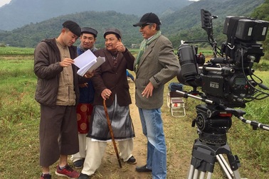 Có gì “lạ miệng” trong các phim hài tết Việt 2018 quay ở Mỹ, Ấn Độ?