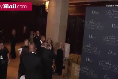 Jeremy Meeks đẹp đôi bên Chloe Green