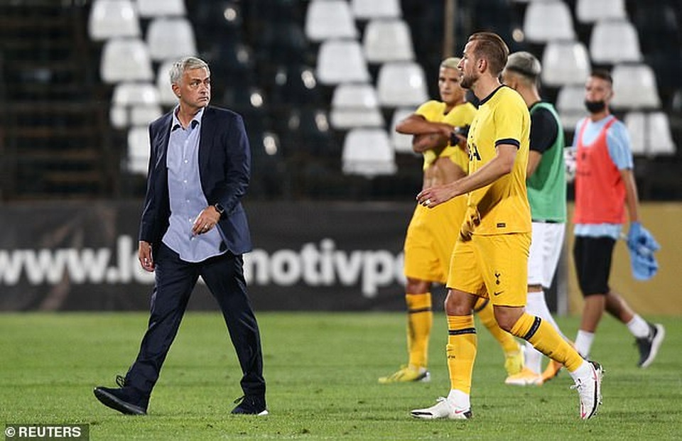 HLV Mourinho chạm mốc 100 trận thắng ở Cúp châu Âu - 11 HLV Mourinho chạm mốc 100 trận thắng ở Cúp châu Âu - 11