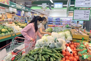 Mùng 2 Tết: Siêu thị mở cửa khai xuân, sức mua tăng trở lại