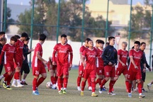 Trọng Hoàng chạy đua với thời gian trước thềm Asian Cup 2019