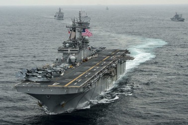 Mỹ đưa nhóm tàu chiến chở hàng nghìn lính và máy bay áp sát Iran