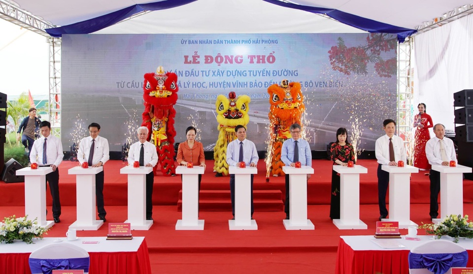 Một ngày khởi công 2 tuyến đường hơn 2.000 tỷ đồng ở Hải Phòng - 1 Một ngày khởi công 2 tuyến đường hơn 2.000 tỷ đồng ở Hải Phòng - 1