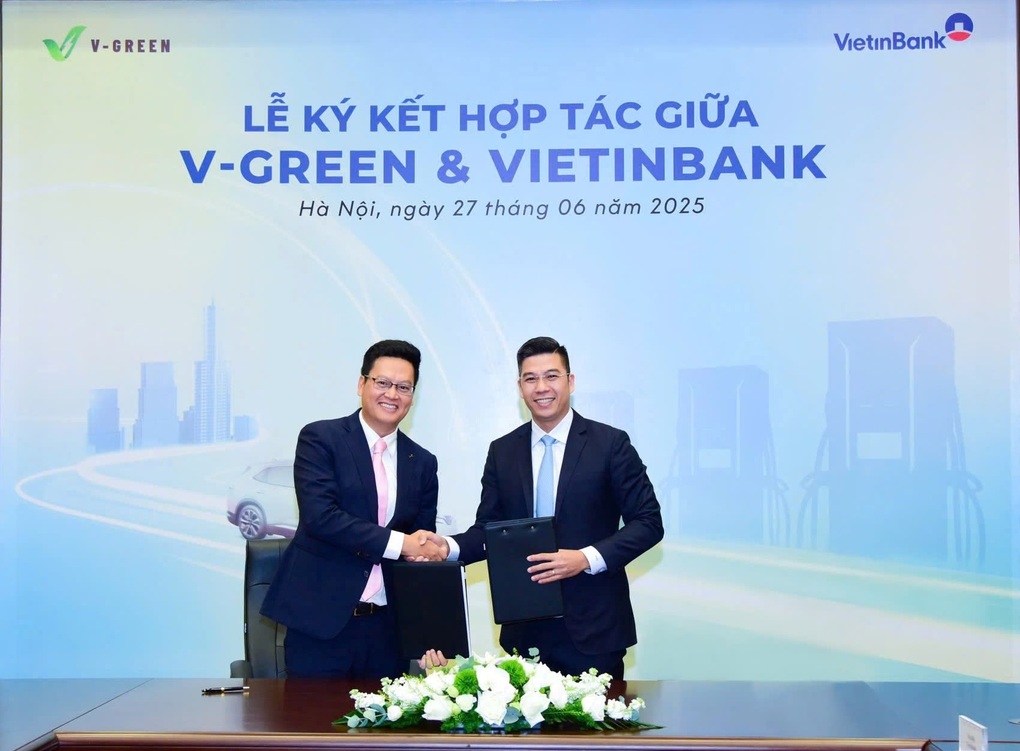 V-Green và VietinBank đồng hành phát triển hạ tầng trạm sạc ô tô điện VinFast - 1 V-Green và VietinBank đồng hành phát triển hạ tầng trạm sạc ô tô điện VinFast - 1