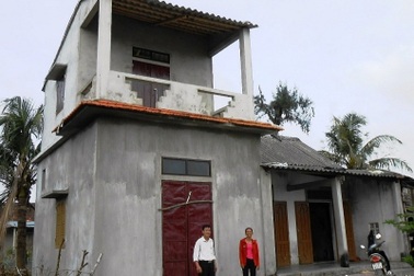 Quảng Bình: 134 hộ nghèo được hỗ trợ xây nhà chống bão, lũ