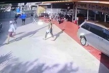 Sau cuộc điện thoại lạ, quán cà phê bị hàng chục giang hồ đập phá