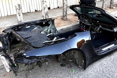 Trộm xe Porsche chỉ để "rã" phụ tùng