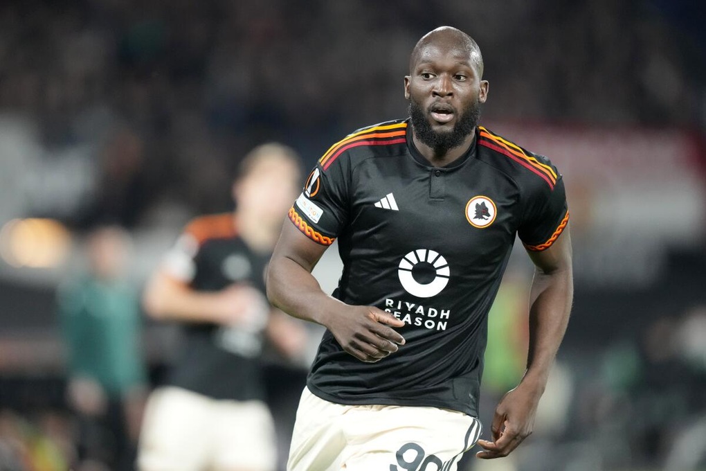 Lukaku giúp AS Roma có lợi thế, AC Milan rộng cửa đi tiếp ở Europa League - 2