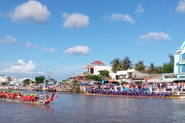 Độc đáo lễ hội đua ghe ngo của đồng bào Khmer