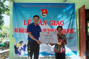 Bàn giao nhà nhân ái cho cựu TNXP có hoàn cảnh khó khăn