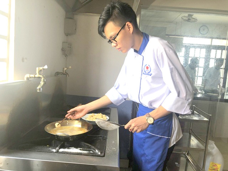 Chọn đào tạo nghề theo kiểu 9 + đang hút bạn trẻ - 1 Chọn đào tạo nghề theo kiểu 9 + đang hút bạn trẻ - 1