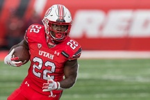 Ngôi sao bóng bầu dục 19 tuổi tử vong vì nghịch dại với súng