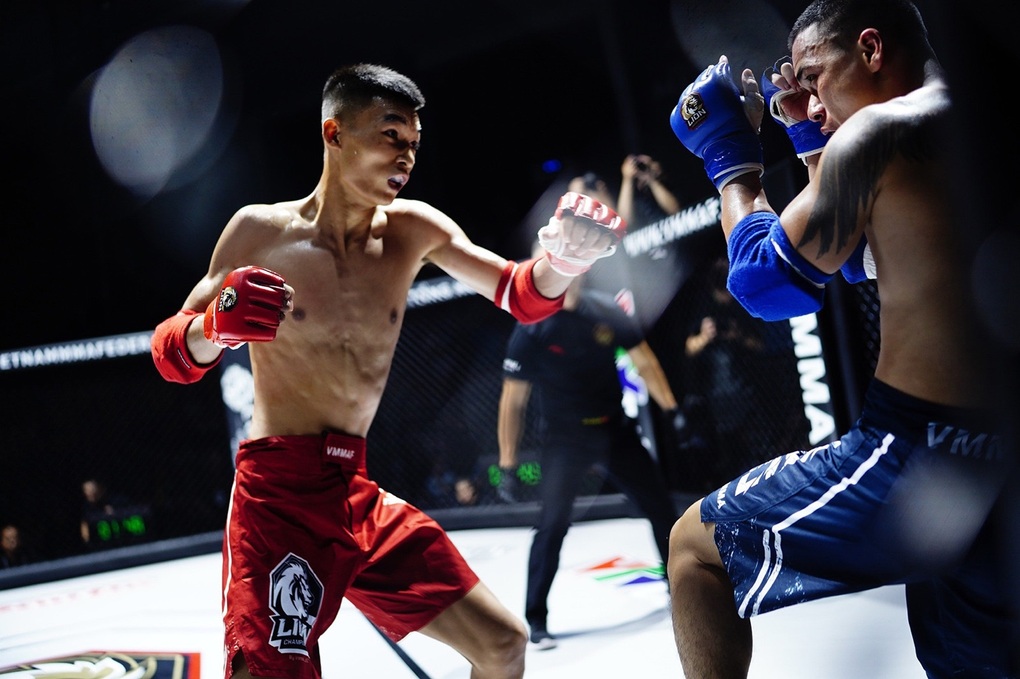 Trần Ngọc Lượng tái xuất, thắng áp đảo tại MMA Championship - 7 Trần Ngọc Lượng tái xuất, thắng áp đảo tại MMA Championship - 7