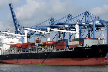 Cước phí tăng phi mã